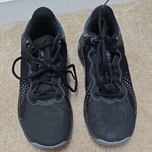 NIKE 👟 Black Sneakers - Size 9 (US)